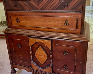 Art Deco 5 Drawer Chest Amazing wood inlay and detail