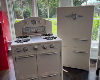 Pottery Barn White Refrigerator & Stove~ $275.00
Retail $698