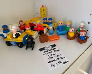 Umarked Fisher Price Little People & Accessories