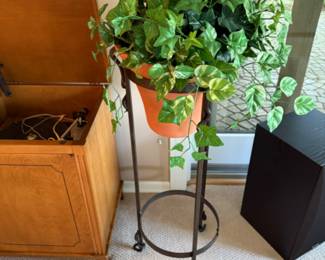 Plant Stand, Plant