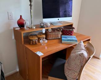 Hand Blown Glass Vase, Table Lamp, Longaberger Baskets, Steve Yzerman Signed Puck, Signed Kirk Gibson Ball, Apple iMac Computer