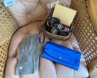 Gloves, Wallets