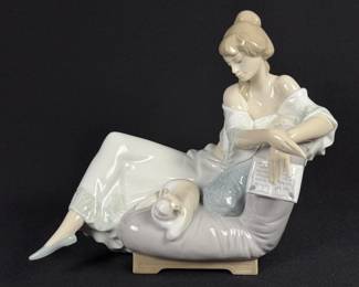 Lladro Porcelain Figurine 6768 Reading Companion