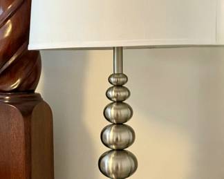 Stacked Metal Ball Lamp