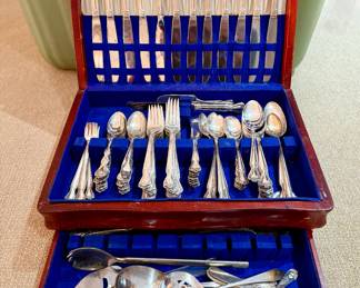 Silverplate Flatware Set