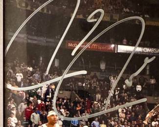 autograph detail