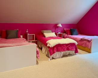 (3) Twin Beds