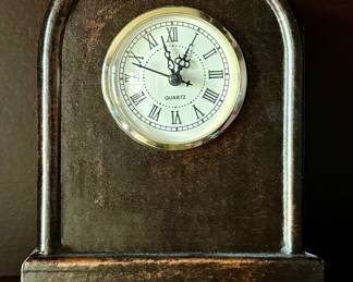 Quartz Mantle Clock
