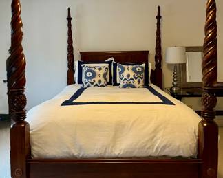 Queen Four Poster Pineapple Bed