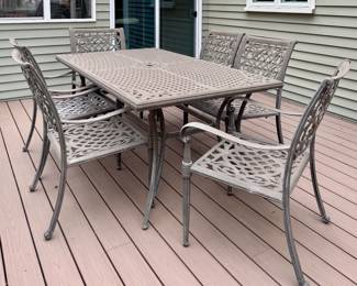 Cast Aluminum Patio Table & 6 Armchairs