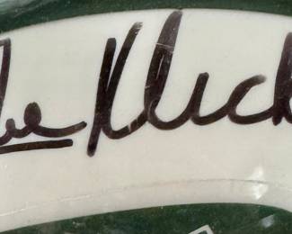 autograph detail