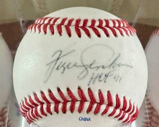 autograph detail