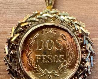 18K Pendant with 1945 Dos Pesos Coin
