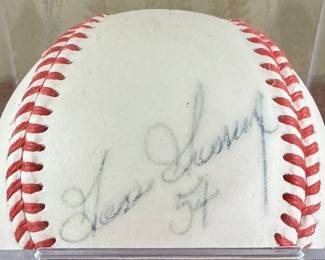 autograph detail