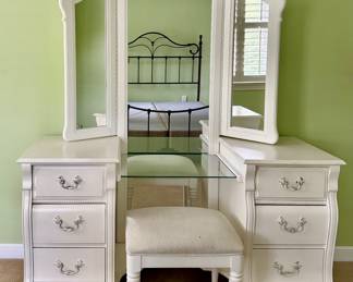 Stanley Furniture Vanity