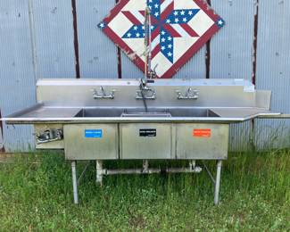 Stainless steel sink