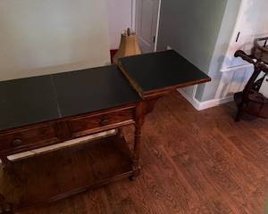 Folding buffet table