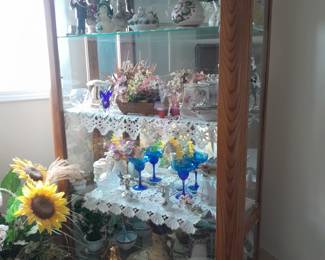 Glass display cabinet