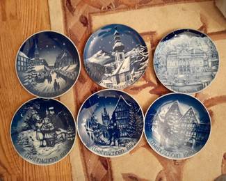 Christmas collectible dishes