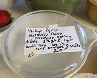 #105 Vintage Pyrex Butterfly Daisy casserole baking dishes 4 piece 2 1/2qt. & 1qt, with lids (as-is small chip and scratches) $20.00