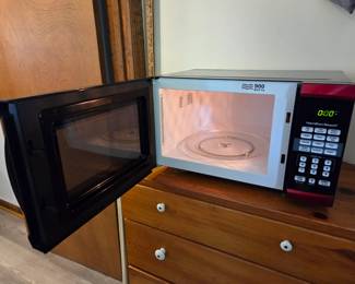 #11 Hamilton Beach 900W Microwave $35.00