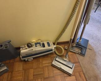 #32 Electrolux Epic Series 6500SR Vacuum $20.00