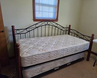 #7 Day Bed w/ Trundle (Twin Beds) $175.00