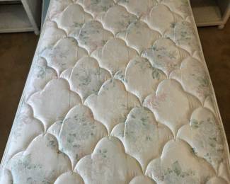#46 SoutherlandsTwin Mattress and Boxspring w/ Frame $30.00