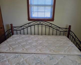 #7 Day Bed w/ Trundle (Twin Beds) $175.00
