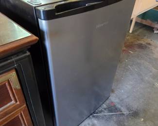 #71 Mini-Fridge Hinense $45.00