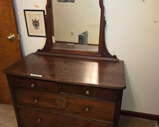 #38 Vintage 4 Drawer Dresser 40x19x29 w/ Mirror 29x34 $125.00