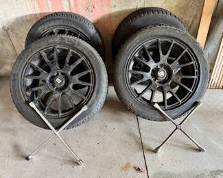 Blizzak Steel Belted Radial Tires
215/55R17