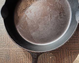 Griswold No.10 Cast Iron Fry Pan