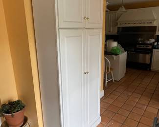 Storage cabinet