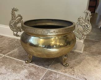 Beautiful brass planter / bowl