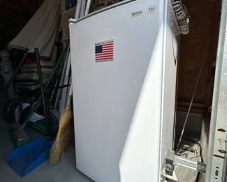mini frige
