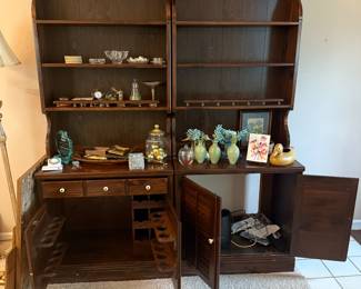 Ethan Allen wall unit. 4 pieces $300 obo
19w x 77h