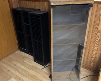 Free
NO HOLDS , first person who comes in when we open and says they want it and can take it apart during our timeframe will get it.
All items must be taken apart, and moved during our 2:30-5:00 Monday timeframe.