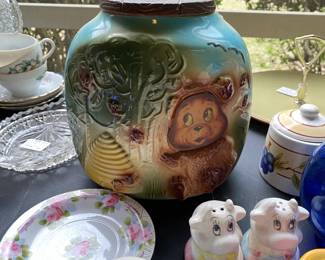 Antique Corner cookie jar Bear and Beehive holographic flasher face 1940's