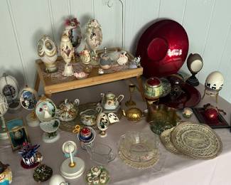More decorative eggs.