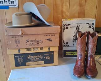 Nocona 12B Boots & Western Hats