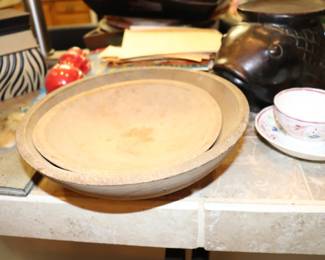 vINTAGE dOUGH bOWLS