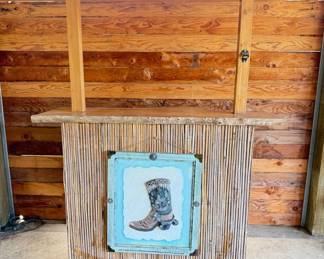 4 LargeWesternStyleTikiBar