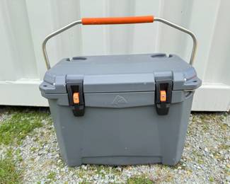 76 OzarkTrail26QuartHighPerformanceChestCooler