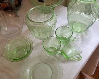 anchor Hocking green uranium depression glass pieces (9)
