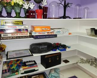 Kid's stuff, toys...