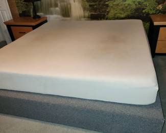 King size platform bed