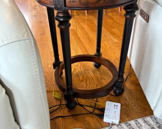 . . . round end table