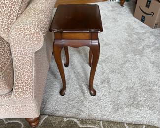 . . . Queen-Anne end table