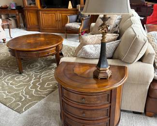 . . . cute end table and accent lamp